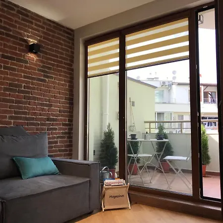 Bright, Comfortable And Cozy Burgaz