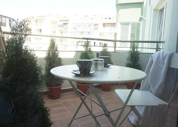 Bright, Comfortable And Cozy Burgas